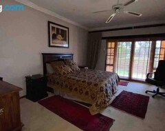 Toàn bộ căn nhà/căn hộ Vintage Serene Villa (Hartbeesport, Nam Phi)