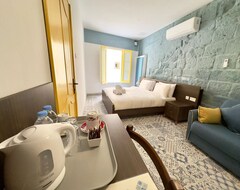 Pensión Mytravel House, Discover A Townhouse Full Of Mediterranean Character (Qala, Malta)