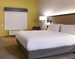 Hotel Holiday Inn Express & Suites St. Petersburg North I-275 (St. Petersburg, USA)