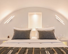 Otel Amerisa Suites & Villa (Fira, Yunanistan)