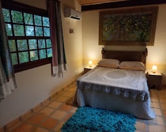 Casa/apartamento entero Guest House, Rustic And Elegant, With Swimming Pool. (Simão Pereira, Brasil)