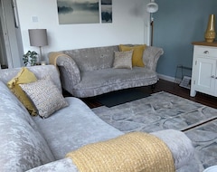 Hele huset/lejligheden Stunning Three Bedroom Cottage With Hot Tub (Newmilns, Storbritannien)