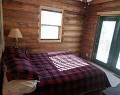 Entire House / Apartment Authentic 3 Level Log Cabin. 3 Bedrooms, 3 Baths (Wright, USA)