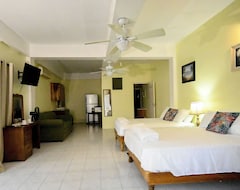 Hotel Sands Great Bay (Treasure Beach, Jamaica)