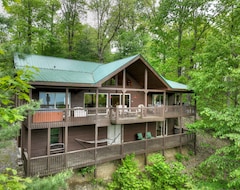 Entire House / Apartment Hummingbird Haven 2 Bedrooms 3 Bathrooms Cabin (Chatsworth, USA)