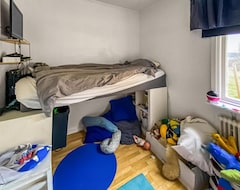 Koko talo/asunto 5 Bedrooms In Berghem (Mark, Ruotsi)