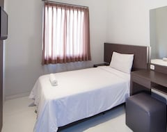 Hotel Oyo 90777 D'River Guest House (Bandung, Indonesia)