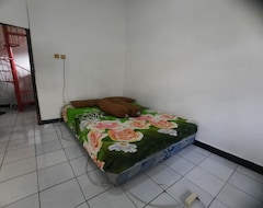 Khách sạn Spot On 93655 Home Stay Syariah Habibie (Sukabumi, Indonesia)