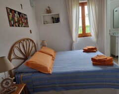 Entire House / Apartment Casa Vacanze Tulipani (Monte Antico, Italy)