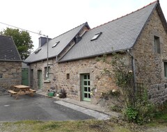 Hele huset/lejligheden Stone House In The Countryside Near The Village (Belle-Isle-en-Terre, Frankrig)