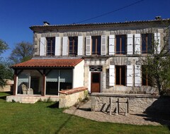 Toàn bộ căn nhà/căn hộ Farmhouse With Private Heated Pool (Gibourne, Pháp)