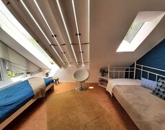 Cijela kuća/apartman Lovely Apartment In Roes With A Terrace (Roes, Njemačka)
