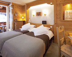 Hotel Logis La Croix-Saint-Maurice (Le Grand- Bornand Village, Frankrig)