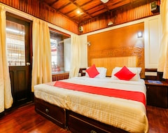 Hotel OYO 23210 KHBO Diamond Sharing Houseboat (Alappuzha, Indien)