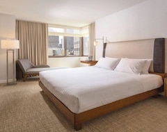 Midtown Manhattan Hotel Suite (New York, USA)
