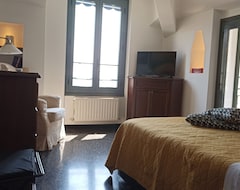 Khách sạn A Due Passi Dal Cielo E Dal Mare (Camogli, Ý)