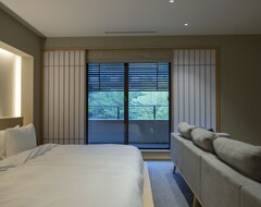 Hotel Moksa (Kyoto, Japan)