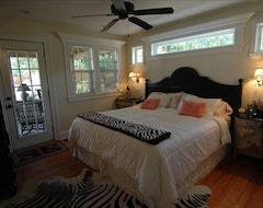 Hele huset/lejligheden Five Star! 2 Master Suites! Stunning! Near Beach/Downtown/Dining/Shops/Museums! (Wilmington, USA)
