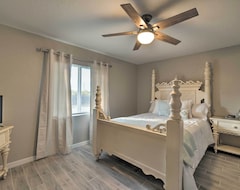 Hotel Newly Built Port Charlotte Retreat With Patio! (Port Charlotte, USA)