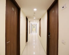Khách sạn OYO 12674 Hotel Decent Palace (Delhi, Ấn Độ)