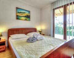 Hotel 4 Bedroom Accommodation In Buje (Buje, Kroatien)