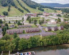 Casa/apartamento entero Whether You Are Seeking Slopeside Fun Or Lakeside Memories, Deep Creek Village #16 Offers The Best O (McHenry, EE. UU.)