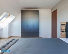 Koko talo/asunto 20% Discount! 2 Bedroom Apartment Vitosha View (Sofia, Bulgaria)