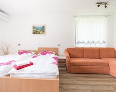 Apart Otel Apartments And Rooms NataŠa 2 (Bovec, Slovenya)