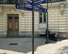 Tüm Ev/Apart Daire A 2 Pas Des Jardins De La Fontaine Pour 4 Ou 6 Personnes (Nîmes, Fransa)