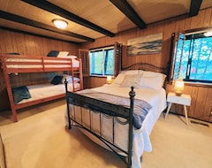 Casa/apartamento entero Serene Shasta Hilltop Escape W/private Jacuzzi And Sauna. (Eagle Point, EE. UU.)
