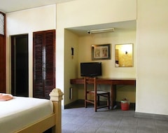 Hotel Rivi Ras (Mount Lavinia, Sri Lanka)