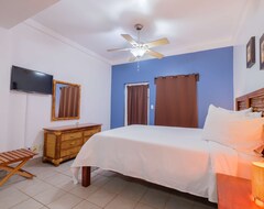 Khách sạn Best Western Grand Baymen Gardens (San Pedro, Belize)