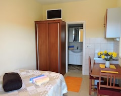 Hele huset/lejligheden Apartment In Veli Rat (dugi Otok), Capacity 4+0 (Veliki rat, Kroatien)