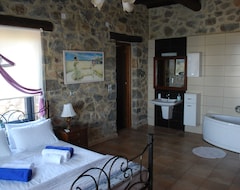 Koko talo/asunto Keramoti Villas Villa Aglaia - Affordable Luxury - Privacy And Hospitality (Kissamos - Kastelli, Kreikka)