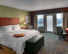 Khách sạn Hampton Inn & Suites Astoria (Astoria, Hoa Kỳ)