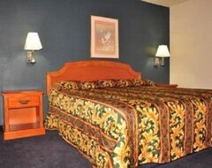 Hotel Luxury Inn (Norwalk, USA)
