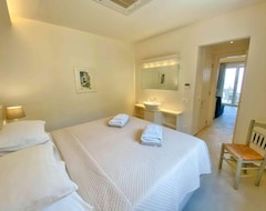 Toàn bộ căn nhà/căn hộ N/E Coast/Completely Renewed Luxury House/200Meters From Beach/Total Peace/Views (Corfu-Town, Hy Lạp)