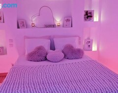 Cijela kuća/apartman Offre Speciale Vacances ! Une Love Room Avec Jacuzzi Pour Votre Sejour En Amoureux ? (Villeneuve-de-la-Raho, Francuska)