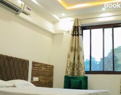 Khách sạn Hotel Maa Chintpurni International (Pragpur, Ấn Độ)