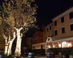 Khách sạn Ristorante Albergo Corona (Novi Ligure, Ý)