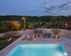 Toàn bộ căn nhà/căn hộ Villa Vesna With Heated Pool, Sauna, Hot Tub (Pićan, Croatia)