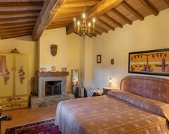 Toàn bộ căn nhà/căn hộ Vacation Home Villa Luna E Le Pietre (arz250) In Arezzo - 10 Persons, 5 Bedrooms (Sarezzo, Ý)
