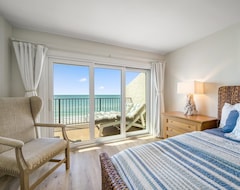 Cijela kuća/apartman Beachfront, Steps To The Ocean And Private Pool. 1St Floor Unit, On The Beach (Redington Beach, Sjedinjene Američke Države)
