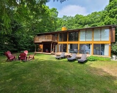 Tüm Ev/Apart Daire Private Suttons Bay Waterfront Home With Wi-Fi, Central Air, Near Traverse City (Suttons Bay, ABD)