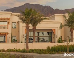 Otel Naama Beach Villas & Spa (Fujairah, Birleşik Arap Emirlikleri)