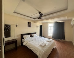 Khách sạn Brown Berry Inn (Chennai, Ấn Độ)