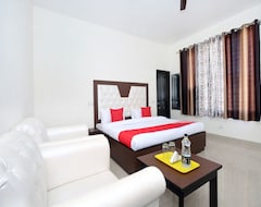 Hotel OYO 12409 Royal Cottage (Zirakpur, India)