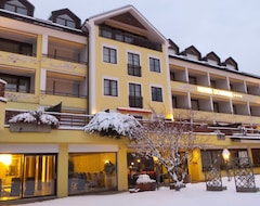 Khách sạn Alpine City Wellness Hotel Dominik (Brixen, Ý)