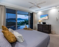 Toàn bộ căn nhà/căn hộ Poinciana 011 Deluxe 2 Bedroom Apartment Centrally Located With Golf Buggy (Đảo Hamilton, Úc)