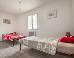 Cijela kuća/apartman Country Cottage  Ideal For Large Family, Family Celebration And Relaxation (Roybon, Francuska)